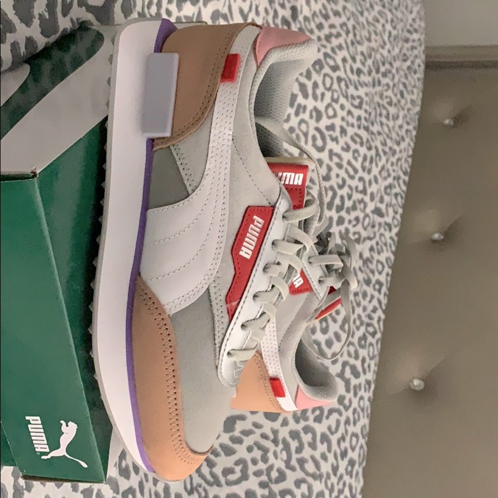 Future rider royals women shoe